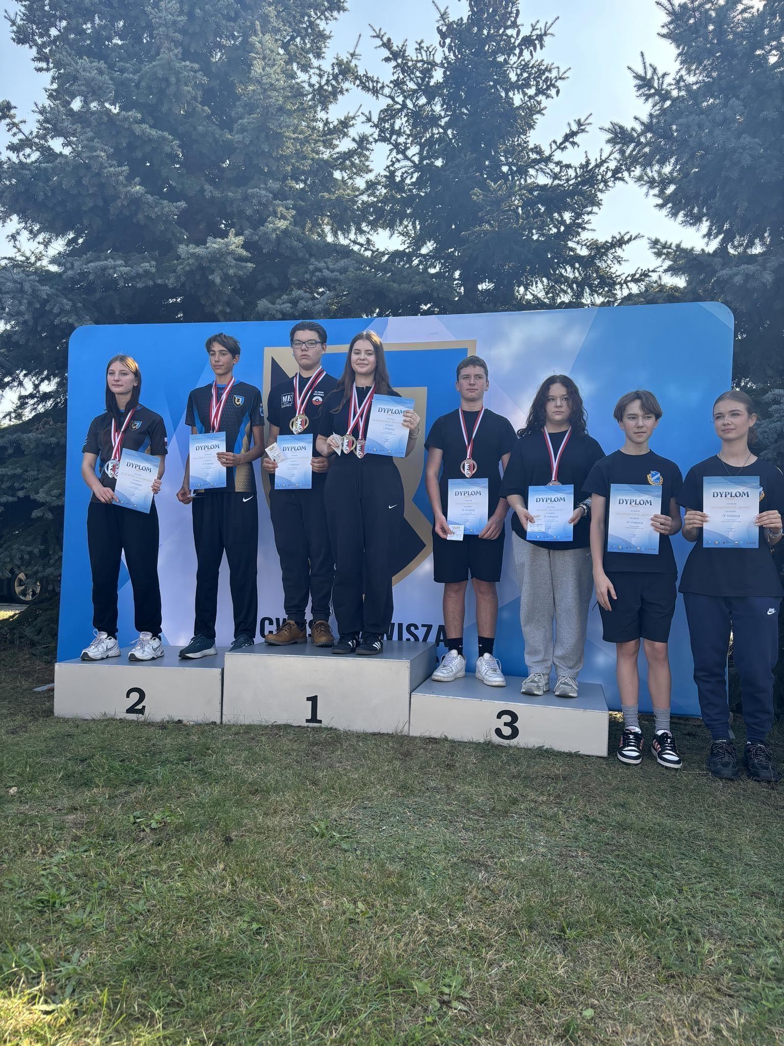 Wiciński Oliver i Kujawa Weronika w MIX-pistolet pneumatyczny zdobyli złoty medal.